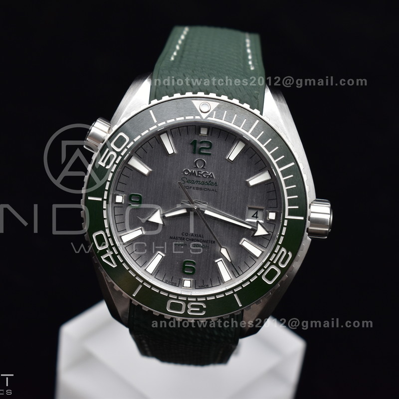 Planet Ocean 43.5mm SS VSF 1:1 Best Edition Green Bezel White Dial on Green Rubber Strap A8900 Super Clone